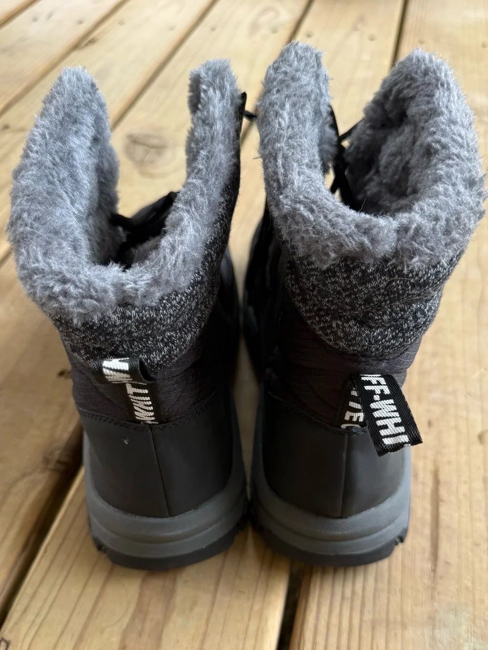 NWOT Men's Size 10 Winter Snow Boots Water Resistant Non Slip Outdoor Black